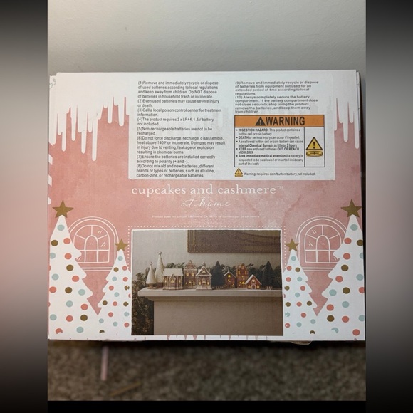 Viral TikTok LED Christmas GINGERBREAD VILLAGE by Cupcakes & Cashmere NEW SET - Picture 3 of 3